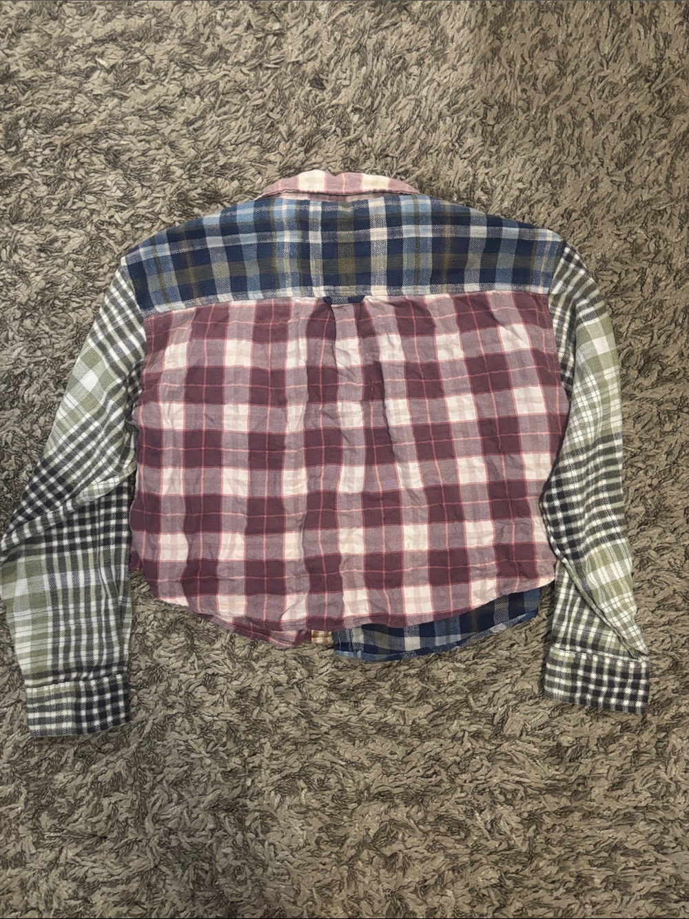 American Eagle Cropped Plaid Flannel Shirt - Navy, Mustard, Mauve, & green. - Picture 7 of 7